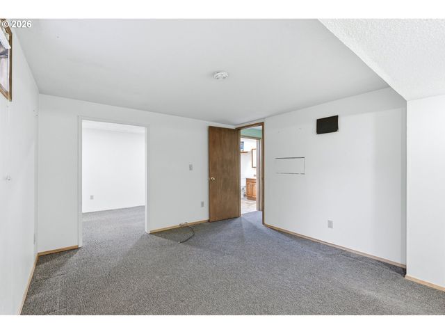 7710 N WASHBURNE Ave, Portland, OR 97217