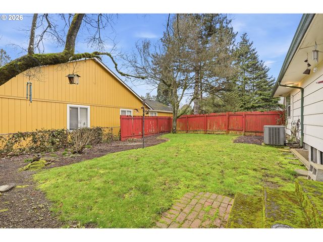 7710 N WASHBURNE Ave, Portland, OR 97217
