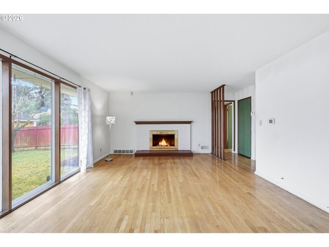 7710 N WASHBURNE Ave, Portland, OR 97217