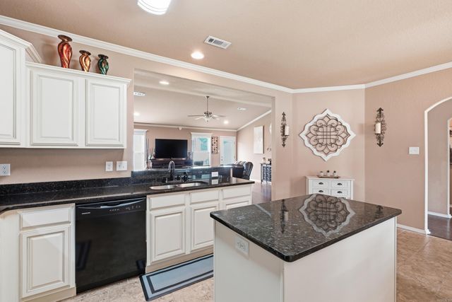 1107 Crossing Loop, Bryant, AR 72022