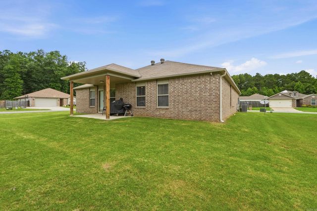 1107 Crossing Loop, Bryant, AR 72022