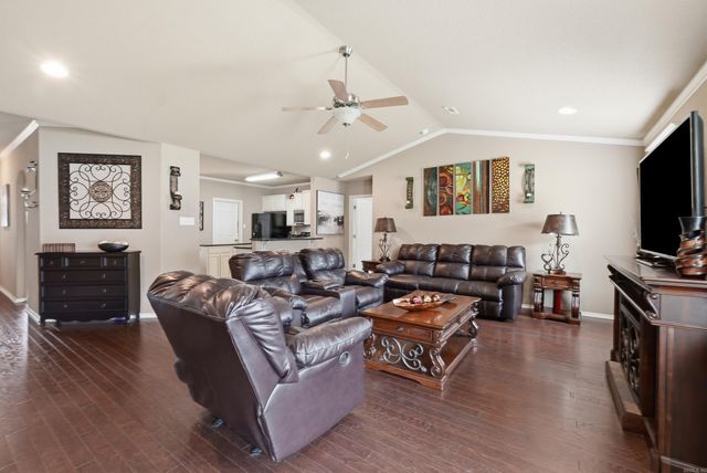1107 Crossing Loop, Bryant, AR 72022