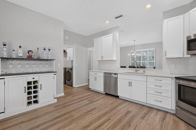 714 HIDDEN LAKE DRIVE, Tarpon Springs, FL 34689