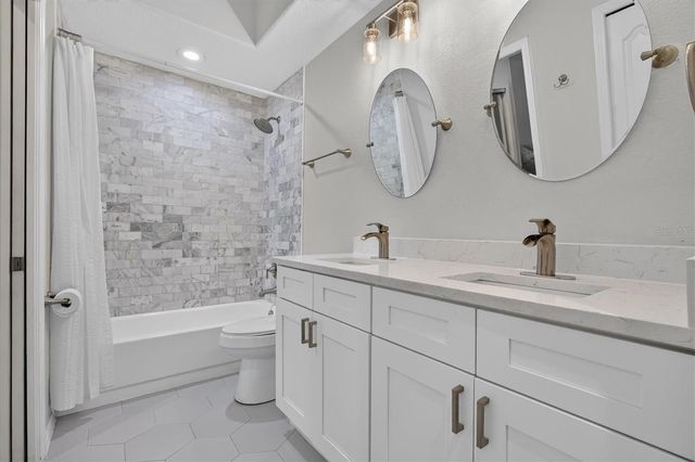 714 HIDDEN LAKE DRIVE, Tarpon Springs, FL 34689