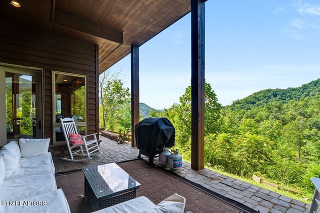 1441 Mountain Ash Way, Sevierville, TN 37876