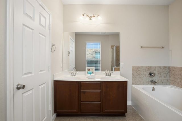 11103 Avery Oaks Lane, Richmond, TX 77406