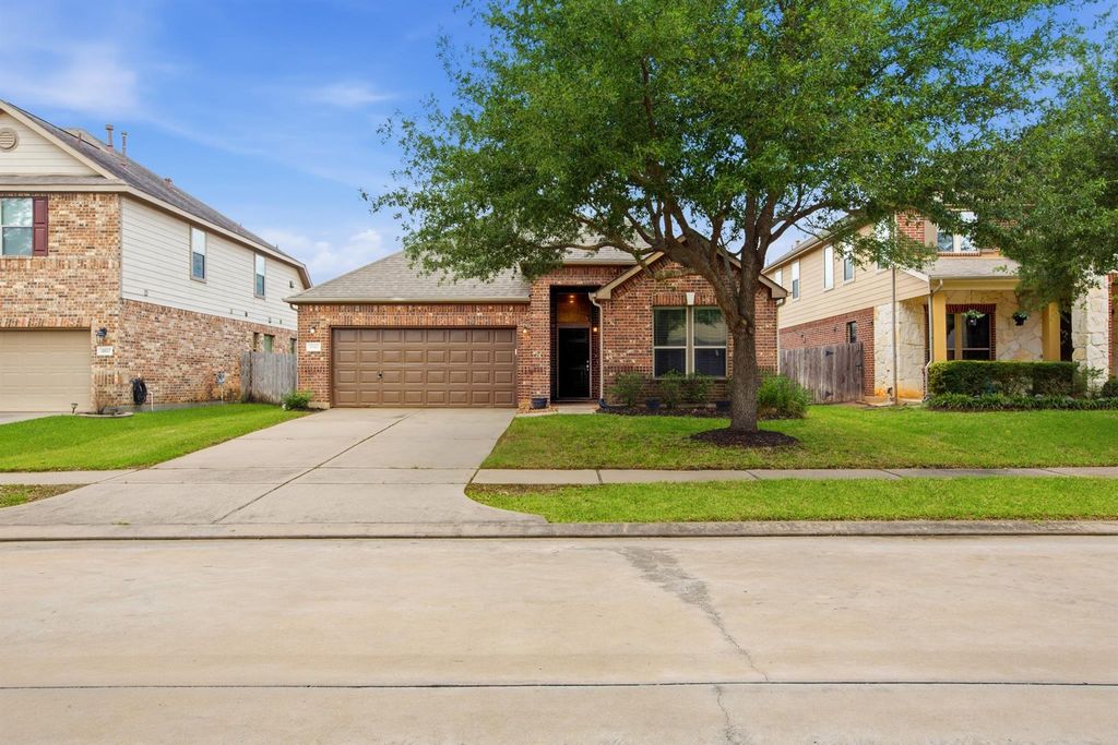 11103 Avery Oaks Lane, Richmond, TX 77406