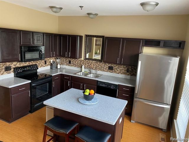 25322 Saint James, Southfield, MI 48075
