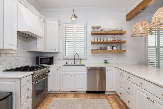 281 N Shelmore Boulevard, Mount Pleasant, SC 29464