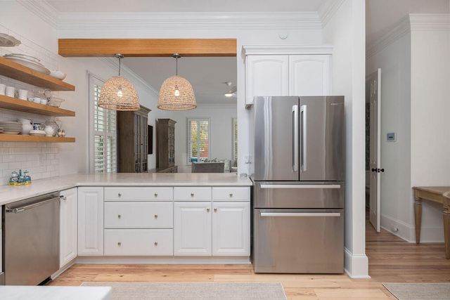 281 N Shelmore Boulevard, Mount Pleasant, SC 29464