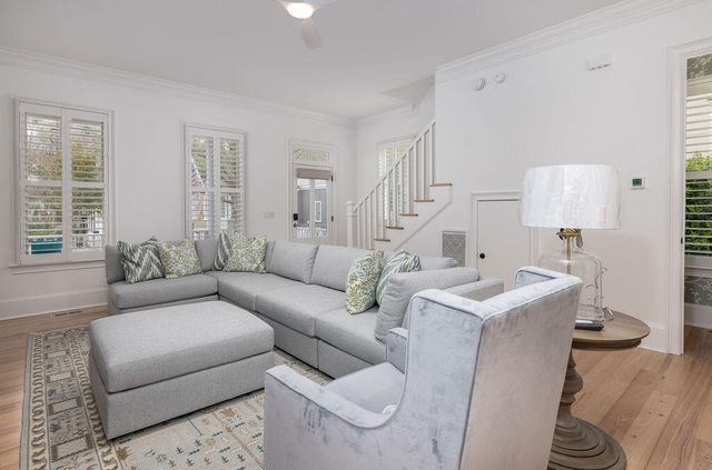 281 N Shelmore Boulevard, Mount Pleasant, SC 29464