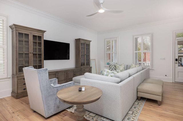 281 N Shelmore Boulevard, Mount Pleasant, SC 29464