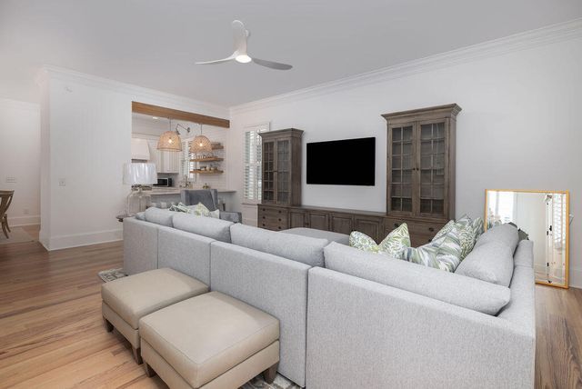 281 N Shelmore Boulevard, Mount Pleasant, SC 29464