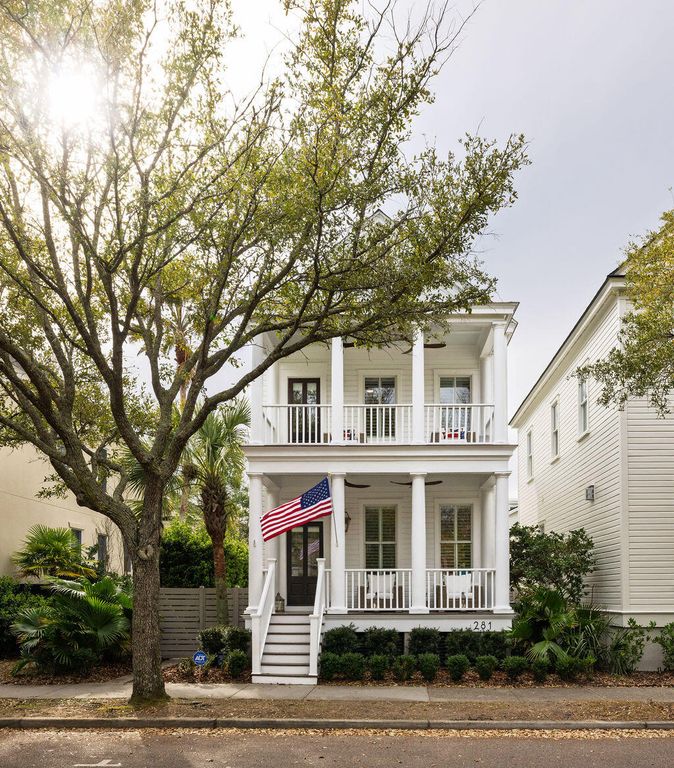 Image 1 of property listing at 281 N Shelmore Boulevard, Mount Pleasant, SC 29464