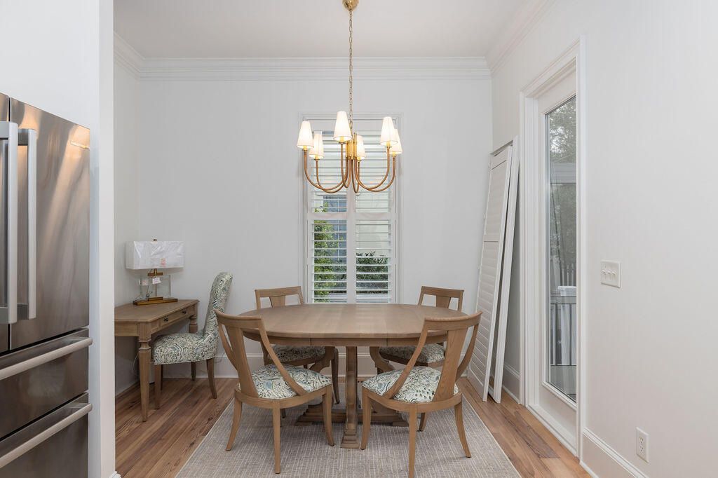 Image 14 of property listing at 281 N Shelmore Boulevard, Mount Pleasant, SC 29464