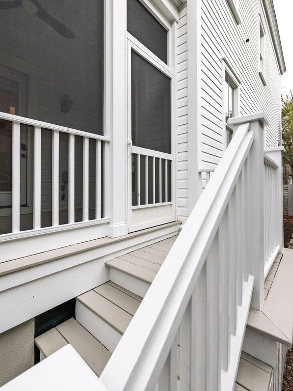 Image 20 of property listing at 281 N Shelmore Boulevard, Mount Pleasant, SC 29464
