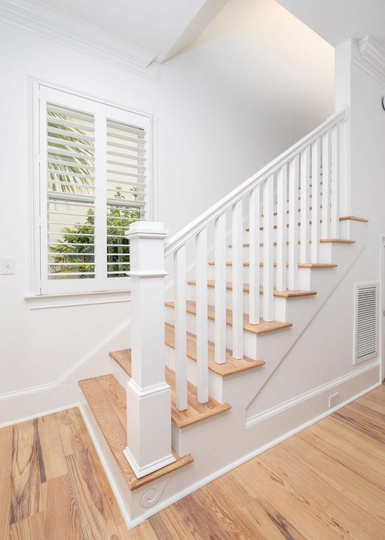 Image 24 of property listing at 281 N Shelmore Boulevard, Mount Pleasant, SC 29464