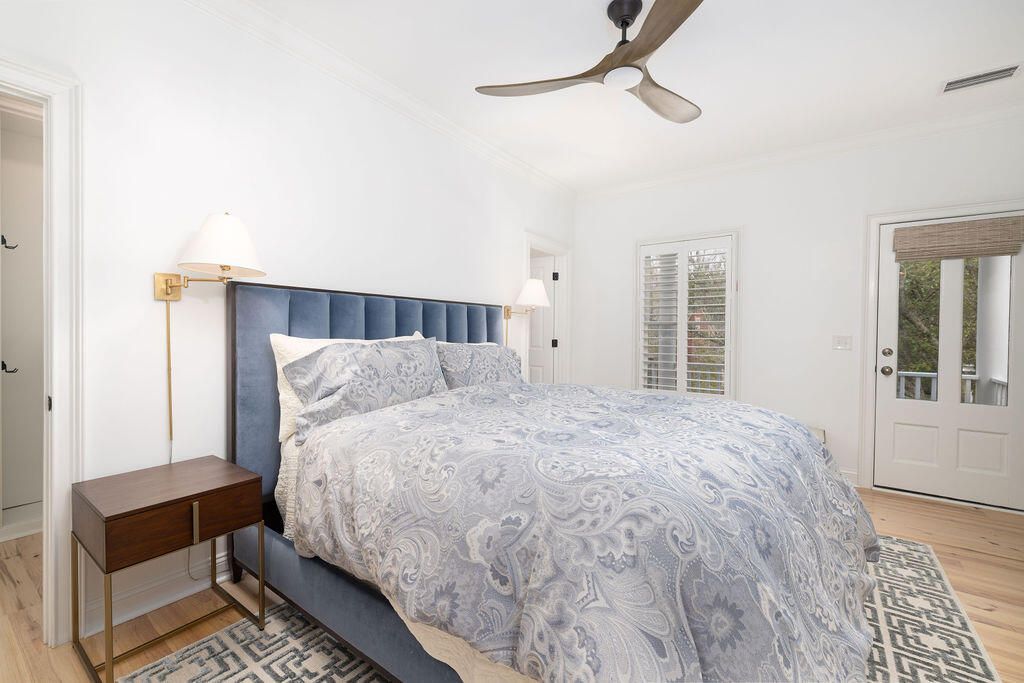 Image 25 of property listing at 281 N Shelmore Boulevard, Mount Pleasant, SC 29464