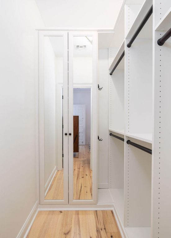 Image 29 of property listing at 281 N Shelmore Boulevard, Mount Pleasant, SC 29464