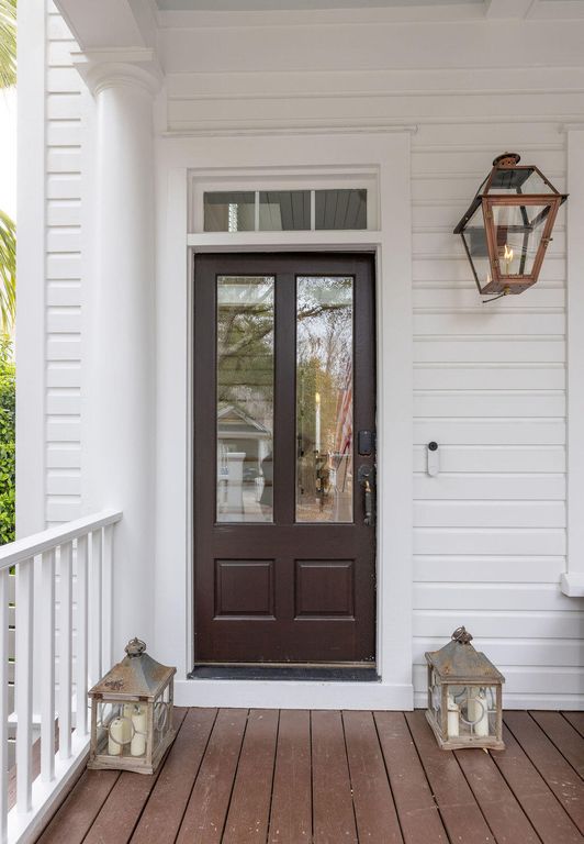 Image 3 of property listing at 281 N Shelmore Boulevard, Mount Pleasant, SC 29464