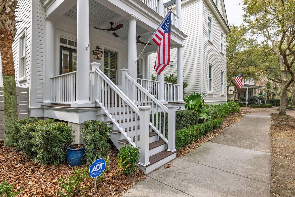 Image 42 of property listing at 281 N Shelmore Boulevard, Mount Pleasant, SC 29464