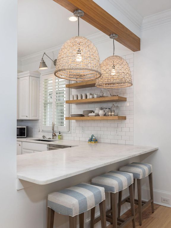 Image 8 of property listing at 281 N Shelmore Boulevard, Mount Pleasant, SC 29464