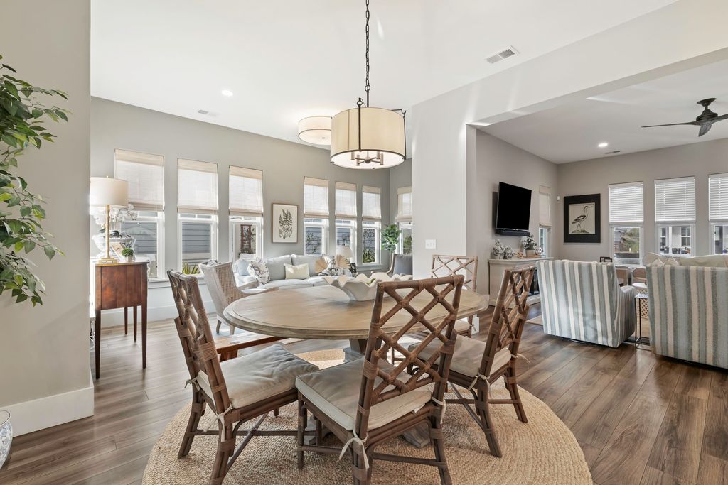 Image 16 of property listing at 105 Bright Leaf Loop, Summerville, SC 29486