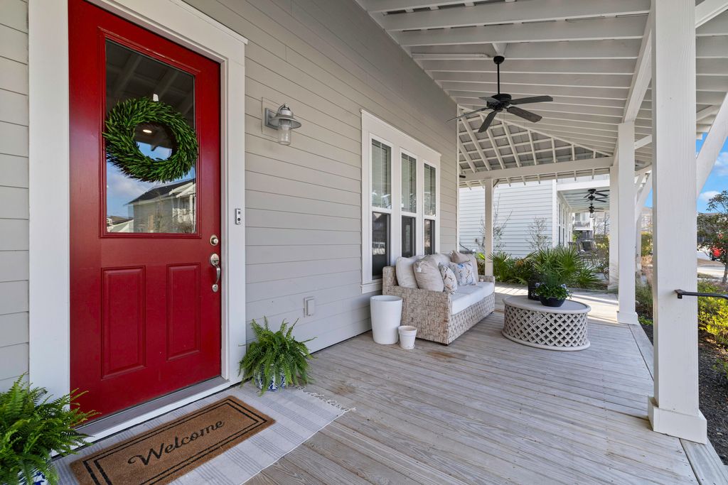 Image 6 of property listing at 105 Bright Leaf Loop, Summerville, SC 29486