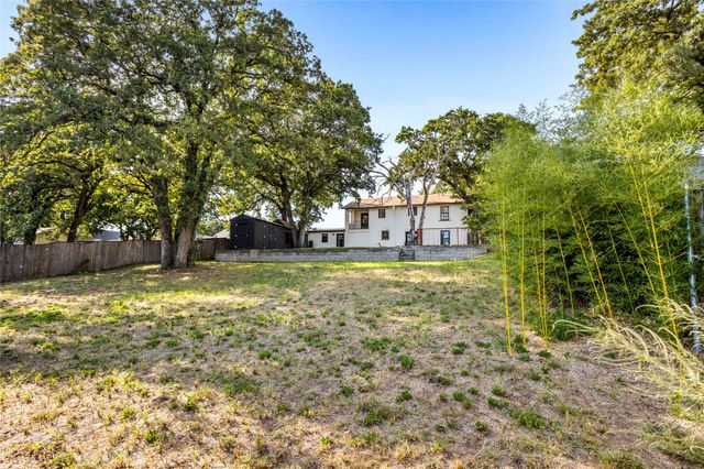 2320 Juniper Street, Haltom City, TX 76117