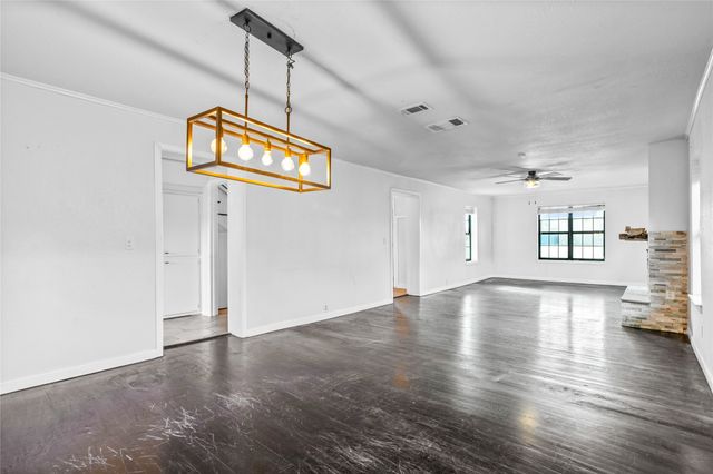 2320 Juniper Street, Haltom City, TX 76117