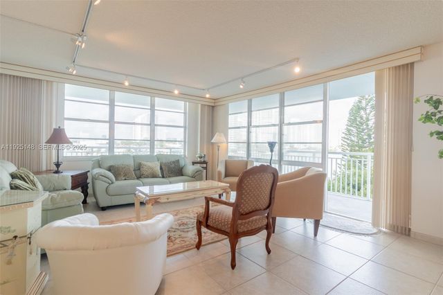 301 174th St 503, Sunny Isles Beach, FL 33160