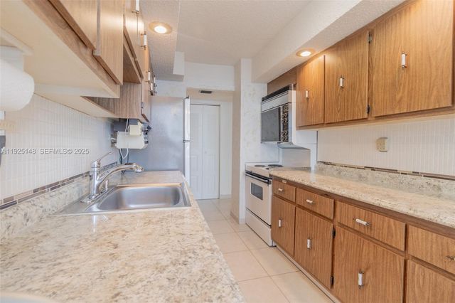 301 174th St 503, Sunny Isles Beach, FL 33160