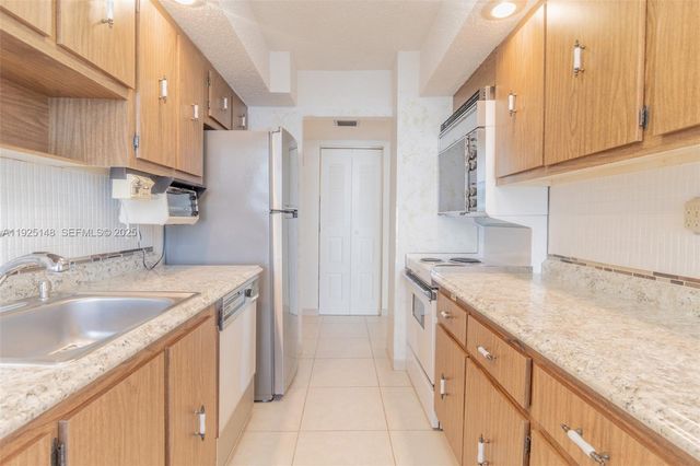 301 174th St 503, Sunny Isles Beach, FL 33160