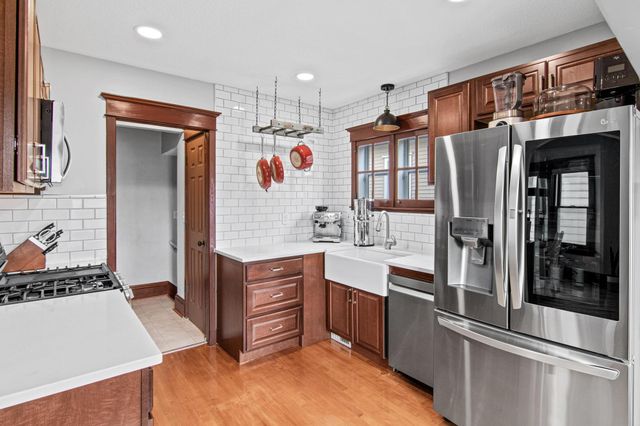 792 Smith Avenue S, Saint Paul, MN 55107