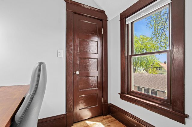 792 Smith Avenue S, Saint Paul, MN 55107