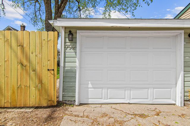 792 Smith Avenue S, Saint Paul, MN 55107