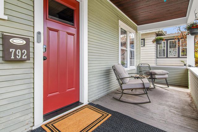 792 Smith Avenue S, Saint Paul, MN 55107