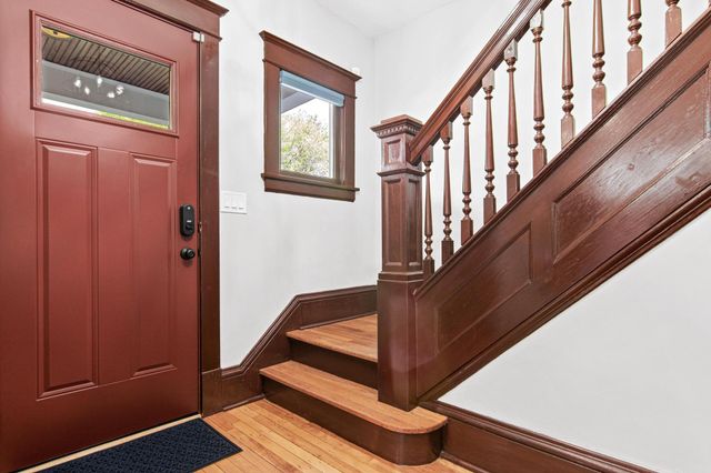 792 Smith Avenue S, Saint Paul, MN 55107