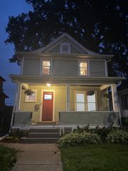 792 Smith Avenue S, Saint Paul, MN 55107