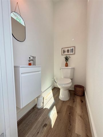 3824 Fulton Street 102, Houston, TX 77009