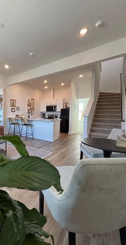 3824 Fulton Street 102, Houston, TX 77009