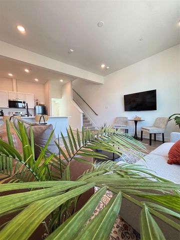 3824 Fulton Street 102, Houston, TX 77009