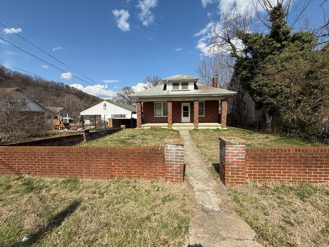 1342 Craig Robertson RD, Roanoke, VA 24014
