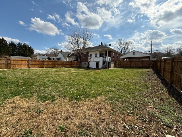 1342 Craig Robertson RD, Roanoke, VA 24014