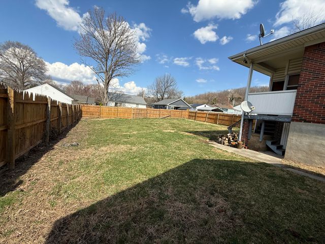 1342 Craig Robertson RD, Roanoke, VA 24014