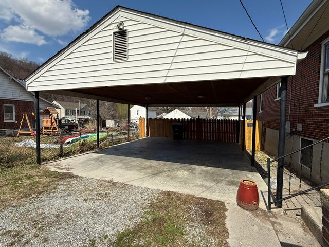 1342 Craig Robertson RD, Roanoke, VA 24014