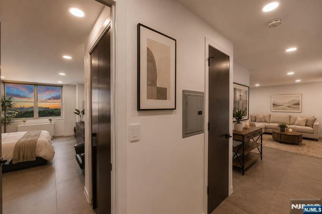 2200 N Central Road 14W, Fort Lee, NJ 07024