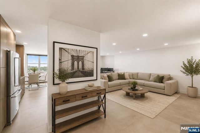 2200 N Central Road 14W, Fort Lee, NJ 07024