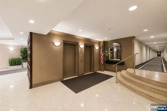 2200 N Central Road 14W, Fort Lee, NJ 07024