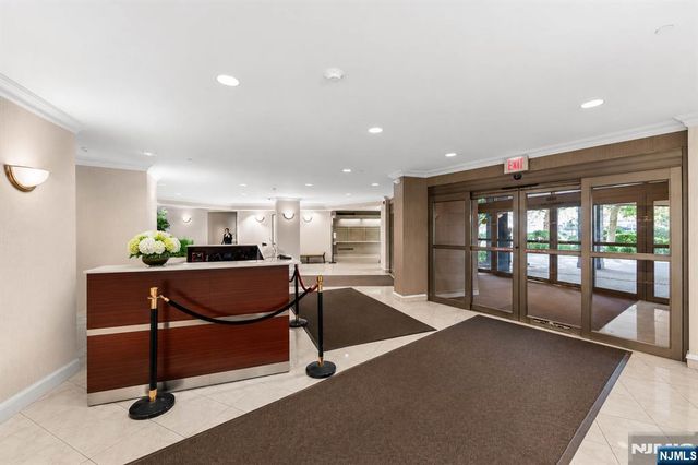 2200 N Central Road 14W, Fort Lee, NJ 07024